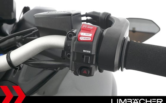 Gebrauchtmotorrad Yamaha Niken - Bild 21