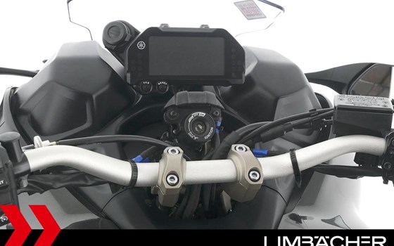 Gebrauchtmotorrad Yamaha Niken - Bild 23