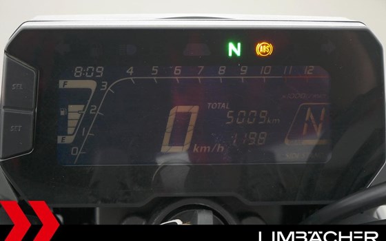 Gebrauchtmotorrad Honda CB125R - Bild 12