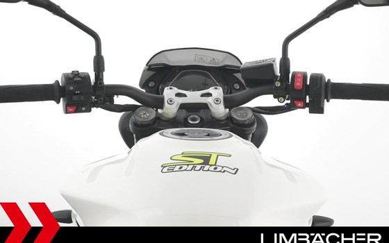 Gebrauchtmotorrad Triumph Street Triple 765 R - Bild 13