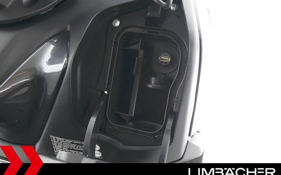 Gebrauchtmotorrad Yamaha TMAX 560 Tech Max - Bild 15