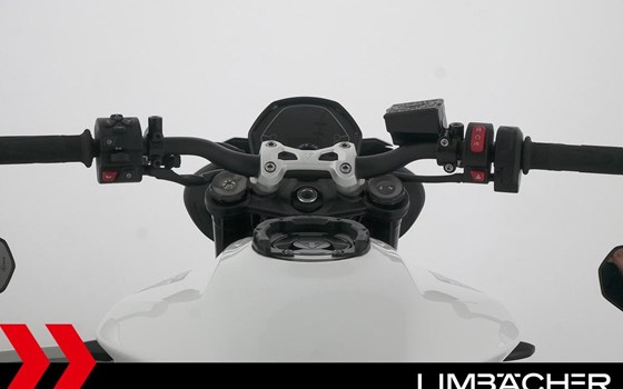 Gebrauchtmotorrad Triumph Street Triple 765 R - Bild 13