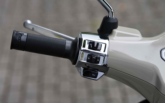 Neufahrzeug Vespa Primavera 125 S - Bild 10