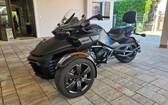 Gebrauchtmotorrad Can-Am Spyder F3 Limited - Bild 4 Gebrauchtmotorrad Can-Am Spyder F3 Limited - Bild 4