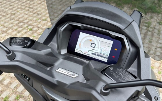 Gebrauchtmotorrad Piaggio MP3 400 Sport - Bild 4