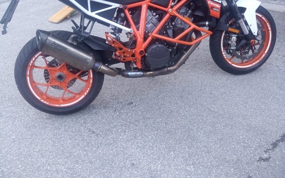 Gebrauchtmotorrad KTM 1290 Super Duke R - Bild 2 Gebrauchtmotorrad KTM 1290 Super Duke R - Bild 2