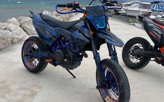 Gebrauchtmotorrad KTM 690 SMC R - Bild 1 Gebrauchtmotorrad KTM 690 SMC R - Bild 1