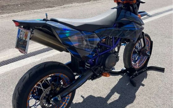 Gebrauchtmotorrad KTM 690 SMC R - Bild 5 Gebrauchtmotorrad KTM 690 SMC R - Bild 5