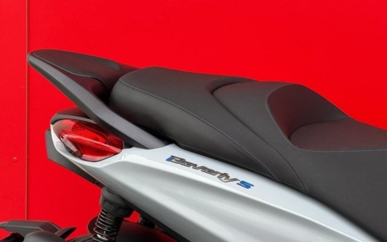 Neufahrzeug Piaggio Beverly 400 S - Bild 16