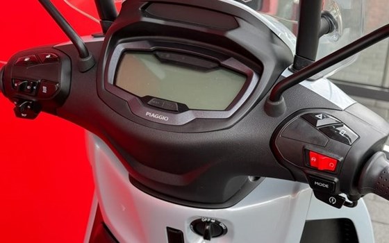 Neufahrzeug Piaggio Beverly 400 S - Bild 7