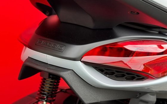 Neufahrzeug Piaggio Beverly 400 S - Bild 9