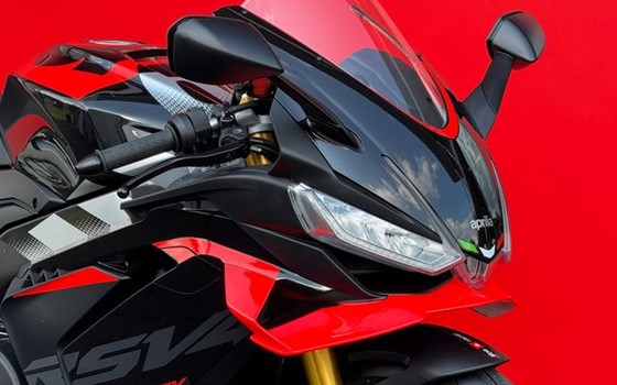 Motorrad Occasion Aprilia RSV4 1100 Factory - Bild 4