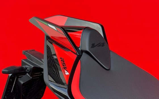 Motorrad Occasion Aprilia RSV4 1100 Factory - Bild 6