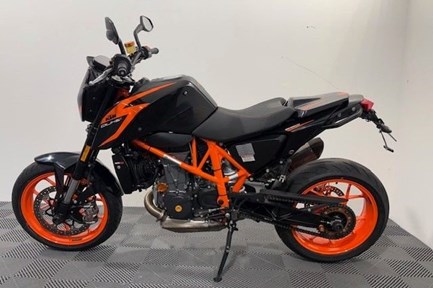 KTM 690 Duke R