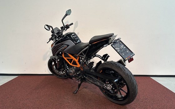 Gebrauchtmotorrad KTM 125 Duke - Bild 6