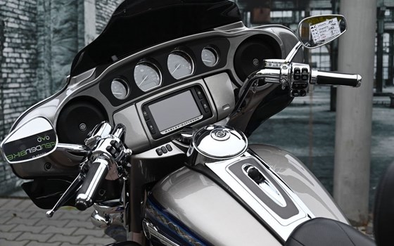 Gebrauchtmotorrad Harley-Davidson CVO Ultra Limited FLHTKSE - Bild 11