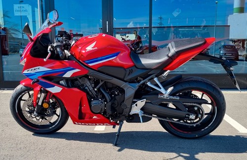 Neumotorrad Honda CBR650R E-Clutch