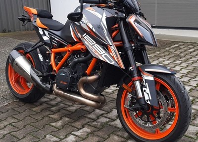 GEBRAUCHTFAHRZEUG KTM 1290 Super Duke R