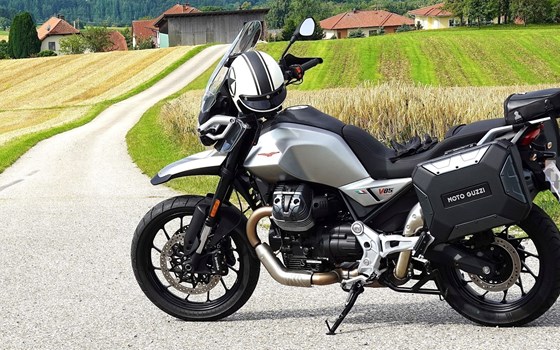 Gebrauchtmotorrad Moto Guzzi V85 Strada - Bild 1 Gebrauchtmotorrad Moto Guzzi V85 Strada - Bild 1