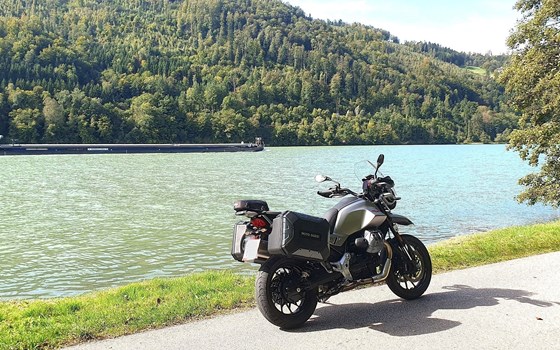 Gebrauchtmotorrad Moto Guzzi V85 Strada - Bild 2 Gebrauchtmotorrad Moto Guzzi V85 Strada - Bild 2