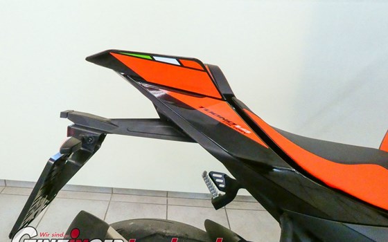 Neufahrzeug Aprilia Tuono V4 1100 Factory - Bild 7 Neufahrzeug Aprilia Tuono V4 1100 Factory - Bild 7