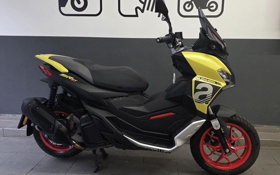 Gebrauchtmotorrad Aprilia SR GT Sport 125 - Bild 2 Gebrauchtmotorrad Aprilia SR GT Sport 125 - Bild 2