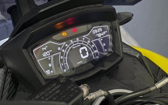 Gebrauchtmotorrad Aprilia SR GT Sport 125 - Bild 3 Gebrauchtmotorrad Aprilia SR GT Sport 125 - Bild 3