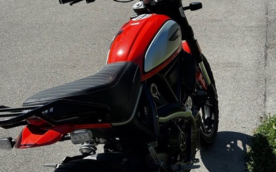 Gebrauchtmotorrad Ducati Scrambler Icon - Bild 6