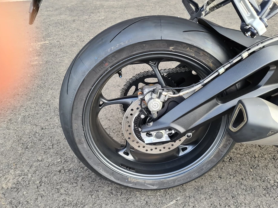 Angebot Triumph Street Triple 765 RS Bild 8: Angebot Triumph Street Triple 765 RS