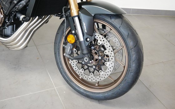 Gebrauchtmotorrad Honda CB650R E-Clutch - Bild 6