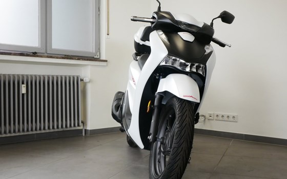 Gebrauchtmotorrad Honda SH125i - Bild 3