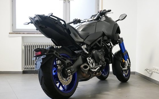 Gebrauchtmotorrad Yamaha Niken - Bild 12