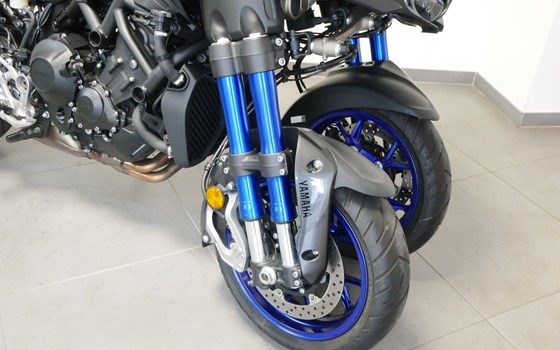 Gebrauchtmotorrad Yamaha Niken - Bild 6