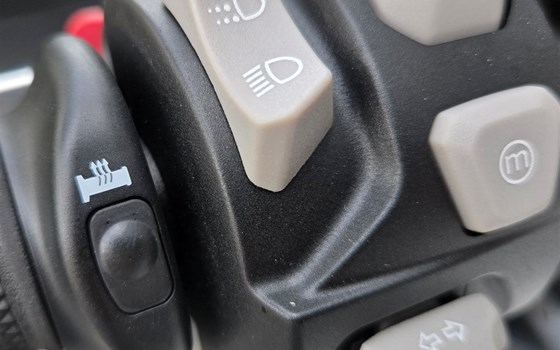 Gebrauchtmotorrad Triumph Tiger 900 GT - Bild 7 Gebrauchtmotorrad Triumph Tiger 900 GT - Bild 7