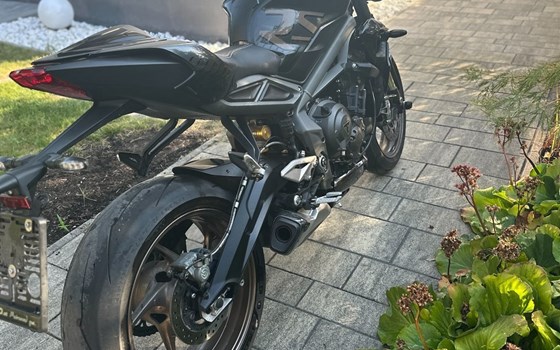 Gebrauchtmotorrad Triumph Street Triple 765 RS - Bild 2 Gebrauchtmotorrad Triumph Street Triple 765 RS - Bild 2