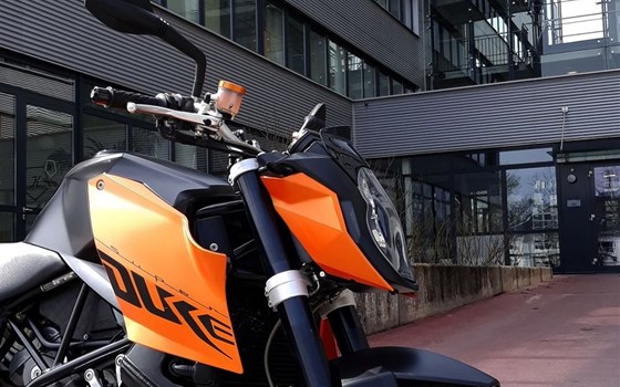 Gebrauchtmotorrad KTM 990 Super Duke - Bild 3 Gebrauchtmotorrad KTM 990 Super Duke - Bild 3