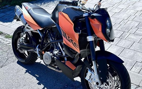 Gebrauchtmotorrad KTM 990 Super Duke - Bild 7 Gebrauchtmotorrad KTM 990 Super Duke - Bild 7