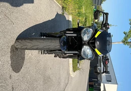 Gebrauchte Triumph Speed Triple 1050 Gebrauchte Triumph Speed Triple 1050