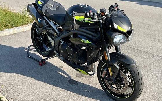 Gebrauchtmotorrad Triumph Speed Triple 1050 - Bild 2 Gebrauchtmotorrad Triumph Speed Triple 1050 - Bild 2