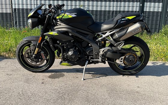 Gebrauchtmotorrad Triumph Speed Triple 1050 - Bild 4 Gebrauchtmotorrad Triumph Speed Triple 1050 - Bild 4