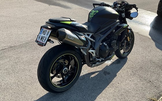 Gebrauchtmotorrad Triumph Speed Triple 1050 - Bild 5 Gebrauchtmotorrad Triumph Speed Triple 1050 - Bild 5