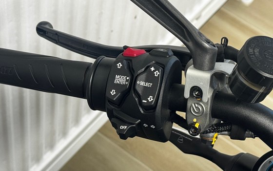 Gebrauchtmotorrad Ducati Streetfighter V4 S - Bild 15