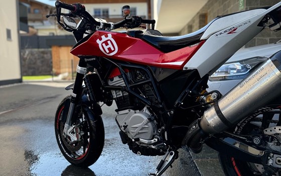 Gebrauchtmotorrad Husqvarna Nuda 900 R - Bild 2 Gebrauchtmotorrad Husqvarna Nuda 900 R - Bild 2