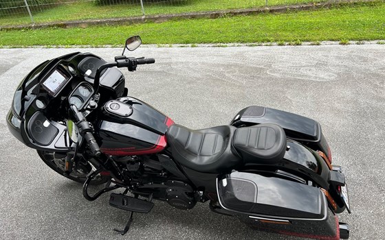 Gebrauchtmotorrad Harley-Davidson CVO Road Glide FLTRXSE - Bild 7 Gebrauchtmotorrad Harley-Davidson CVO Road Glide FLTRXSE - Bild 7