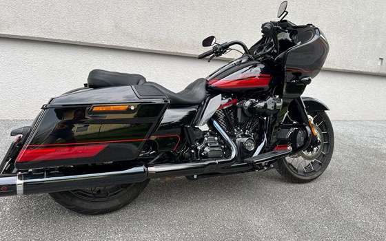 Gebrauchtmotorrad Harley-Davidson CVO Road Glide FLTRXSE - Bild 8 Gebrauchtmotorrad Harley-Davidson CVO Road Glide FLTRXSE - Bild 8