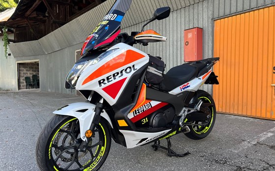 Gebrauchtmotorrad Honda Integra - Bild 1 Gebrauchtmotorrad Honda Integra - Bild 1