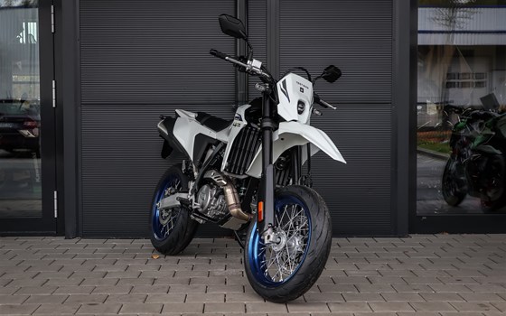 Neufahrzeug Suzuki DR-Z4SM - Bild 3