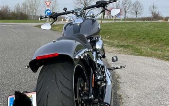 Gebrauchtmotorrad Harley-Davidson Softail Breakout FXSB - Bild 5 Gebrauchtmotorrad Harley-Davidson Softail Breakout FXSB - Bild 5