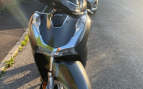 Gebrauchtmotorrad Honda SH125i - Bild 1 Gebrauchtmotorrad Honda SH125i - Bild 1