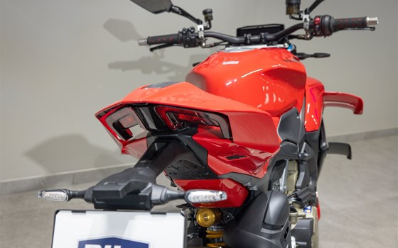 Gebrauchtmotorrad Ducati Streetfighter V4 S - Bild 3 Gebrauchtmotorrad Ducati Streetfighter V4 S - Bild 3